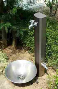 被せるだけで殺風景な立水栓がモダンな立水栓に『フォギータイプA』補助蛇口仕様